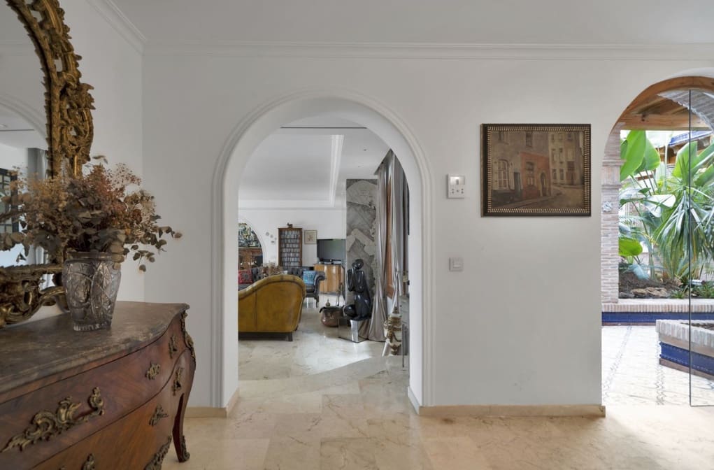 4 Zimmer Villa zu verkaufen in Marbella mit Pool Garage - 2.450.000 € (Ref: 10049996)