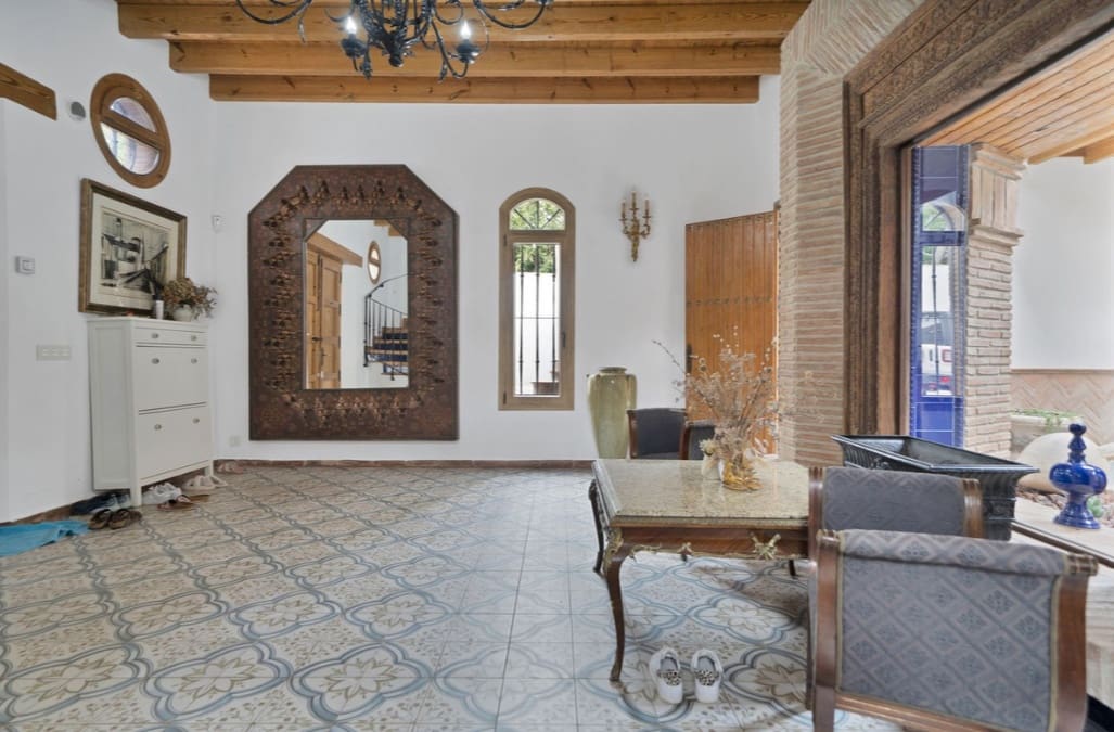 4 Zimmer Villa zu verkaufen in Marbella mit Pool Garage - 2.450.000 € (Ref: 10049996)