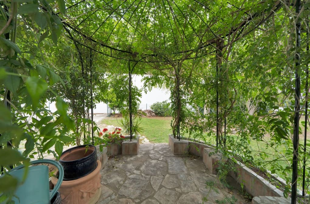 4 Zimmer Villa zu verkaufen in Marbella mit Pool Garage - 2.450.000 € (Ref: 10049996)