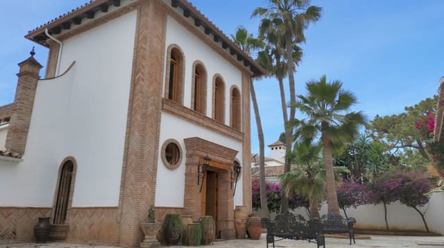 4 Zimmer Villa zu verkaufen in Marbella mit Pool Garage - 2.450.000 € (Ref: 10049996)