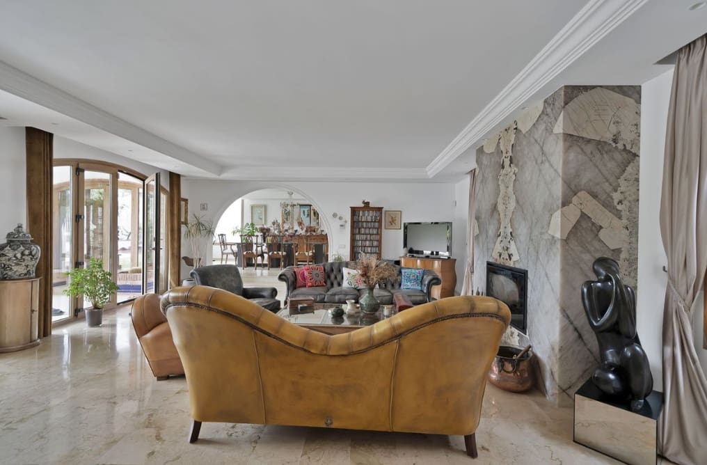 4 Zimmer Villa zu verkaufen in Marbella mit Pool Garage - 2.450.000 € (Ref: 10049996)