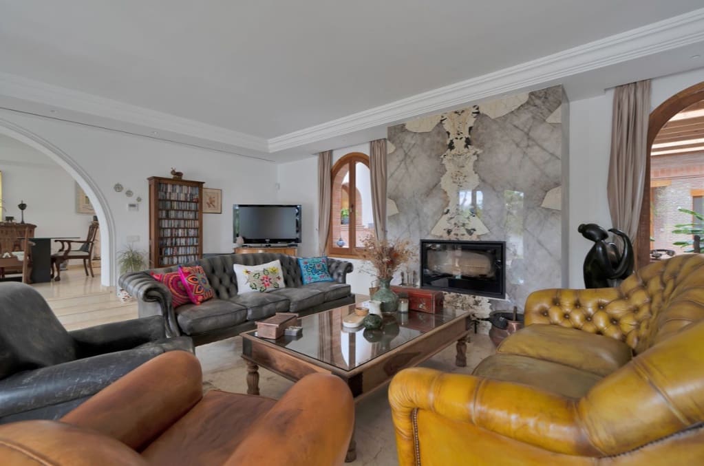 4 Zimmer Villa zu verkaufen in Marbella mit Pool Garage - 2.450.000 € (Ref: 10049996)