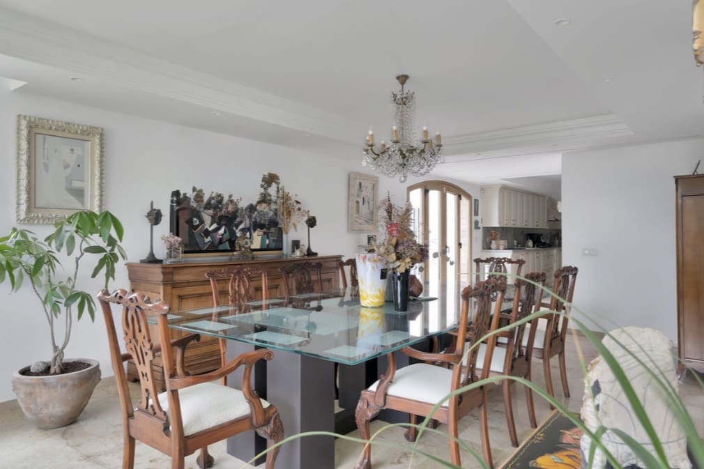 4 Zimmer Villa zu verkaufen in Marbella mit Pool Garage - 2.450.000 € (Ref: 10049996)