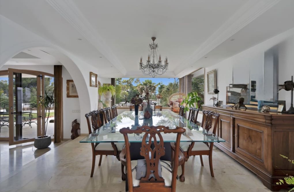 4 Zimmer Villa zu verkaufen in Marbella mit Pool Garage - 2.450.000 € (Ref: 10049996)