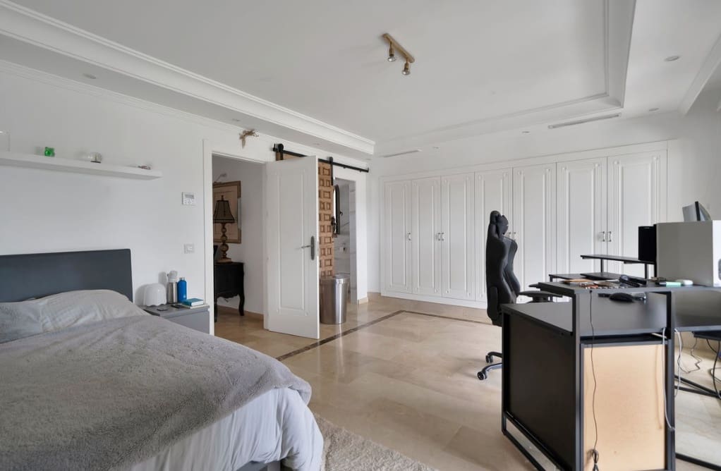 4 Zimmer Villa zu verkaufen in Marbella mit Pool Garage - 2.450.000 € (Ref: 10049996)