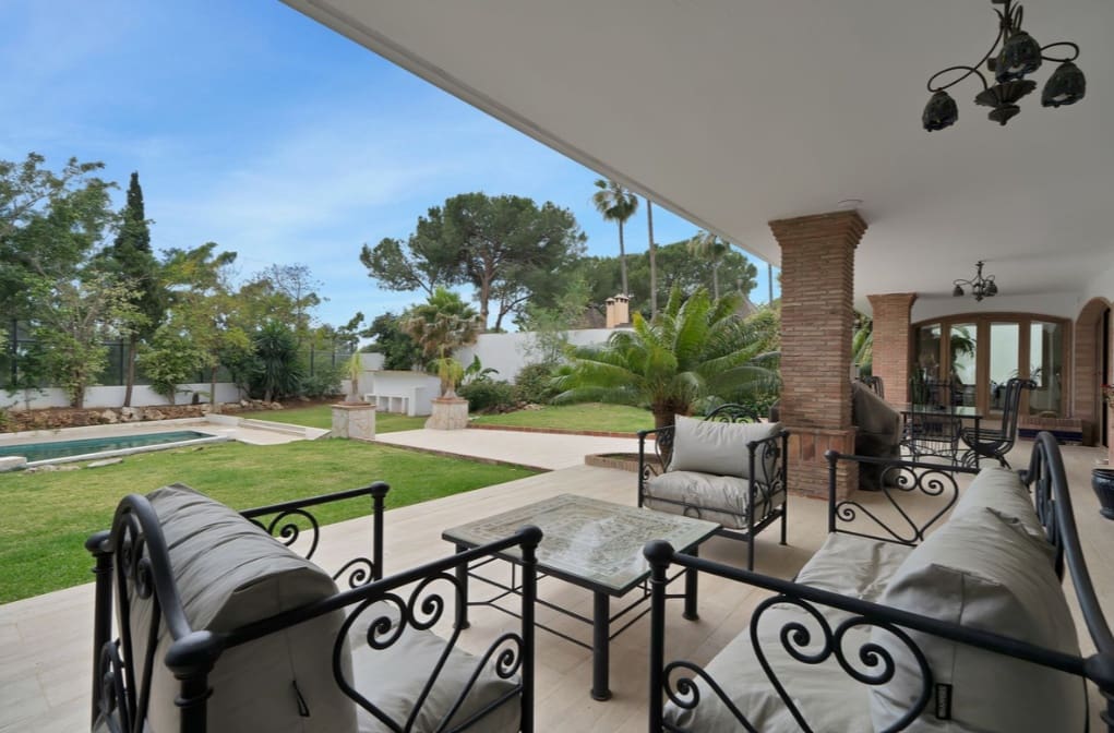 4 Zimmer Villa zu verkaufen in Marbella mit Pool Garage - 2.450.000 € (Ref: 10049996)