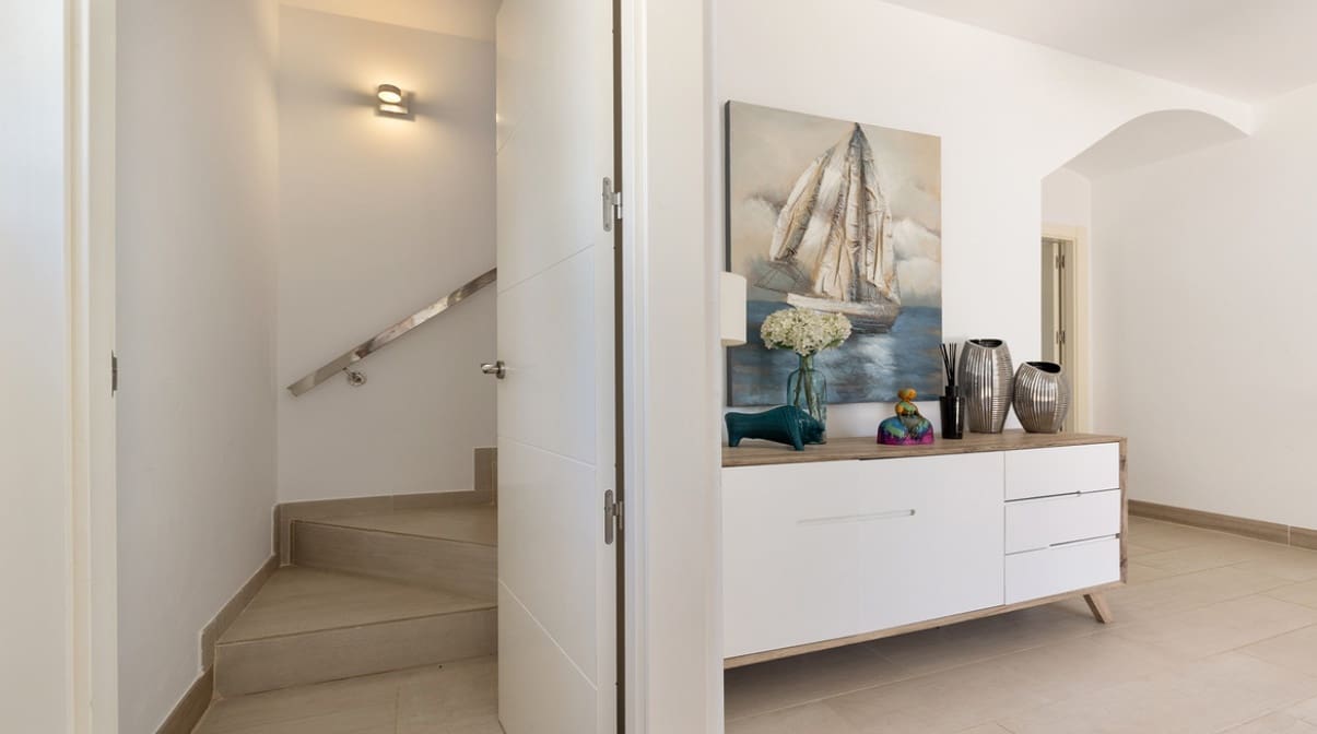 4 bedroom Villa for sale in Manilva with pool - € 1,100,000 (Ref: 10049997)