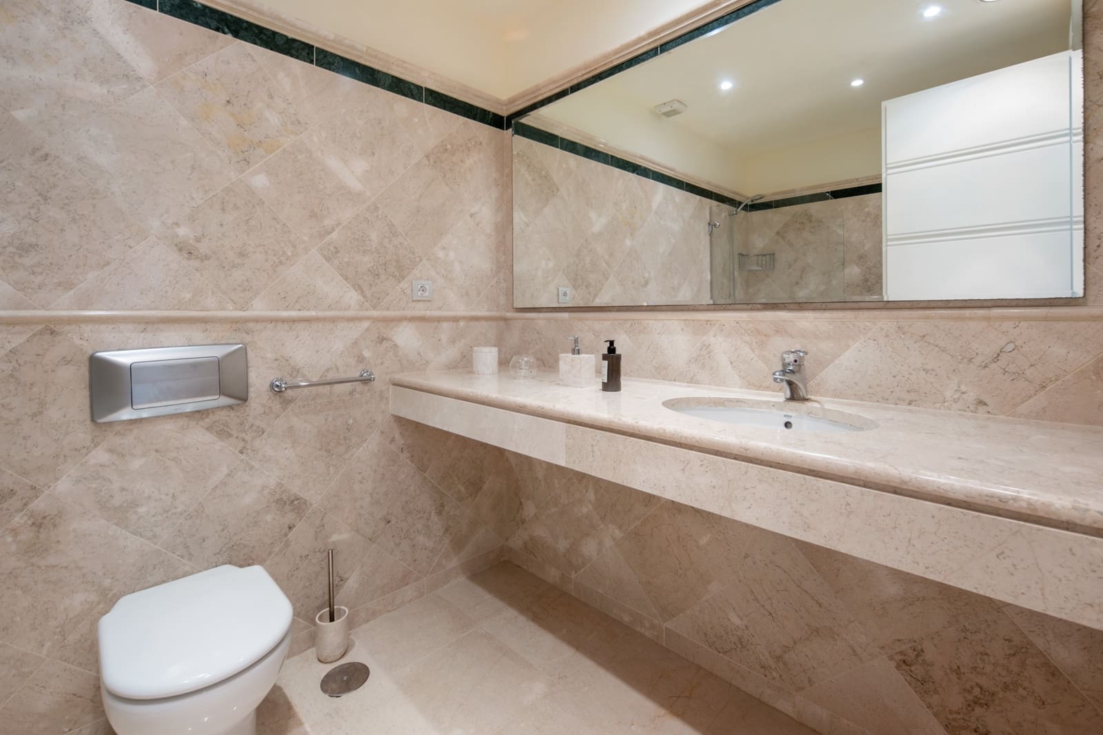 3 bedroom Apartment for sale in Golden Mile with pool garage - € 3,750,000 (Ref: 10049998)