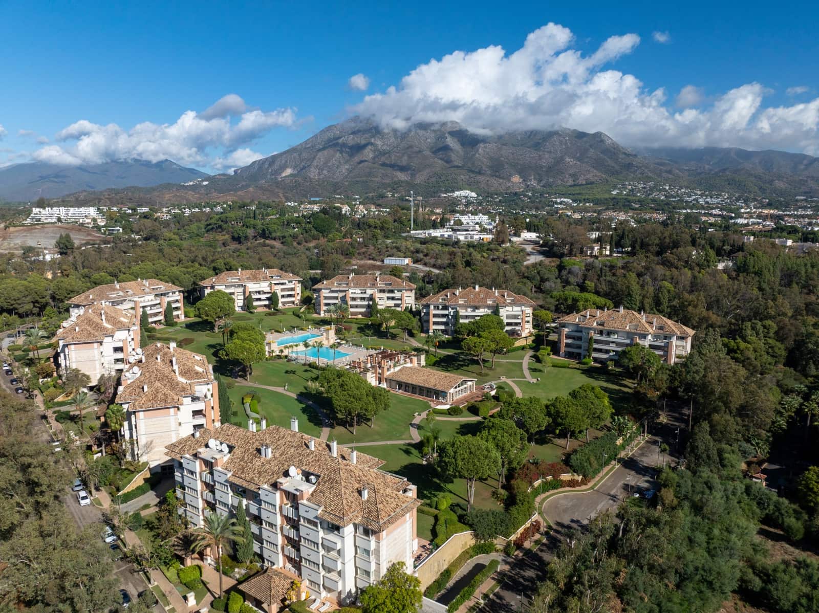 3 bedroom Apartment for sale in Golden Mile with pool garage - € 3,750,000 (Ref: 10049998)