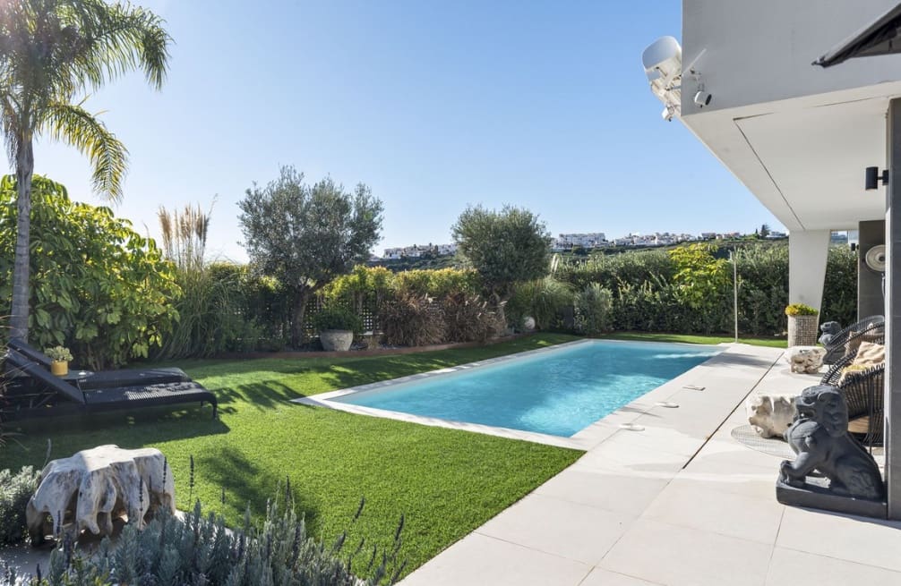 3 slaapkamer Villa te koop in Manilva met zwembad garage - € 1.395.000 (Ref: 10070413)