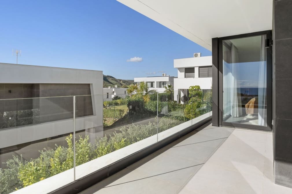 3 slaapkamer Villa te koop in Manilva met zwembad garage - € 1.395.000 (Ref: 10070413)