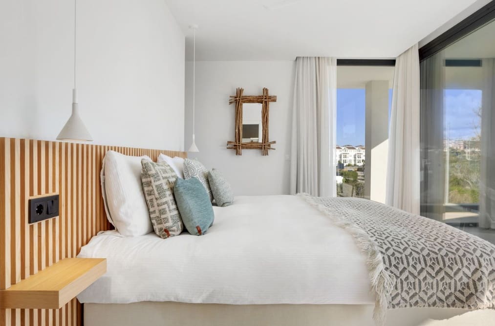 3 slaapkamer Villa te koop in Manilva met zwembad garage - € 1.395.000 (Ref: 10070413)