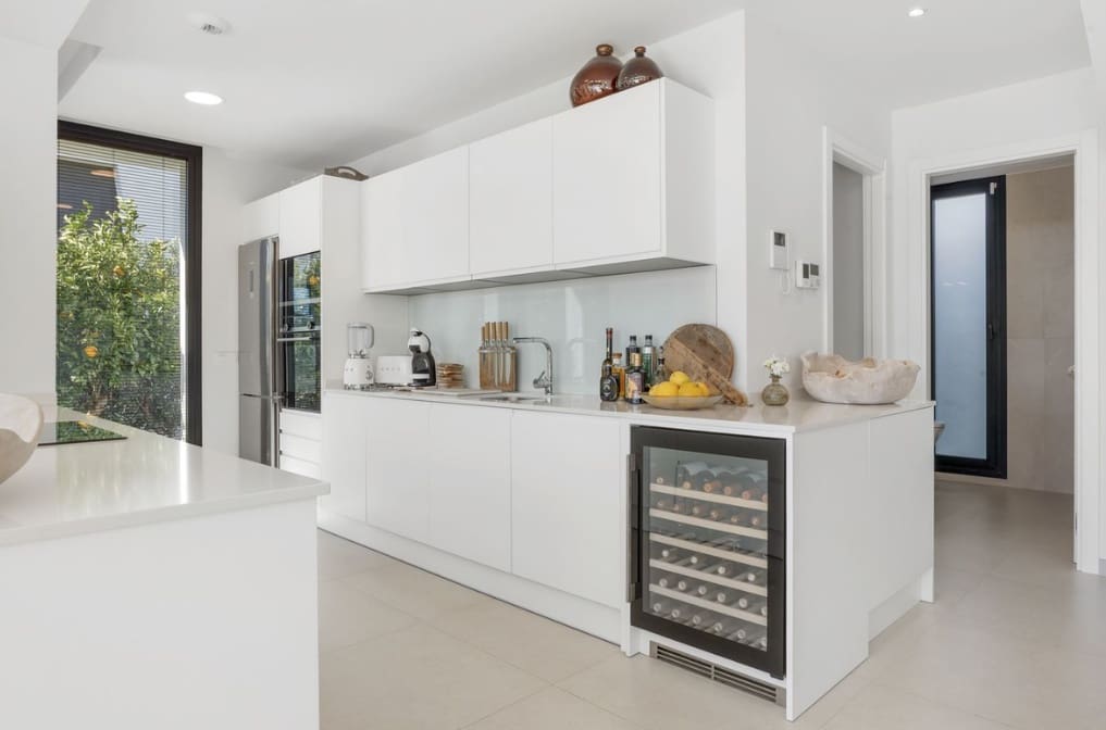 3 slaapkamer Villa te koop in Manilva met zwembad garage - € 1.395.000 (Ref: 10070413)
