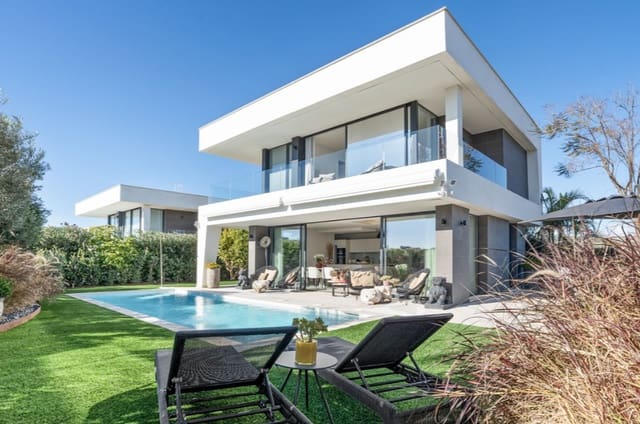 3 slaapkamer Villa te koop in Puerto de la Duquesa, Manilva met zwembad garage - € 1.395.000 (Ref: 10070413)