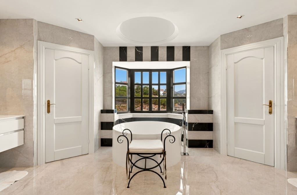 7 slaapkamer Villa te koop in Marbella met zwembad garage - € 4.950.000 (Ref: 10088950)