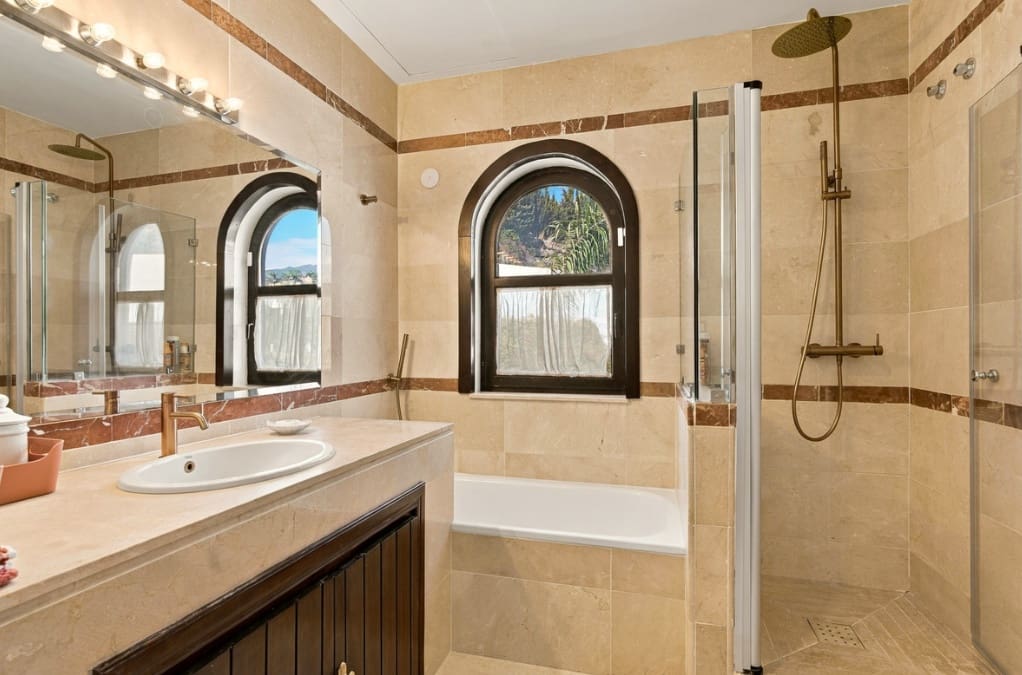 7 slaapkamer Villa te koop in Marbella met zwembad garage - € 4.950.000 (Ref: 10088950)
