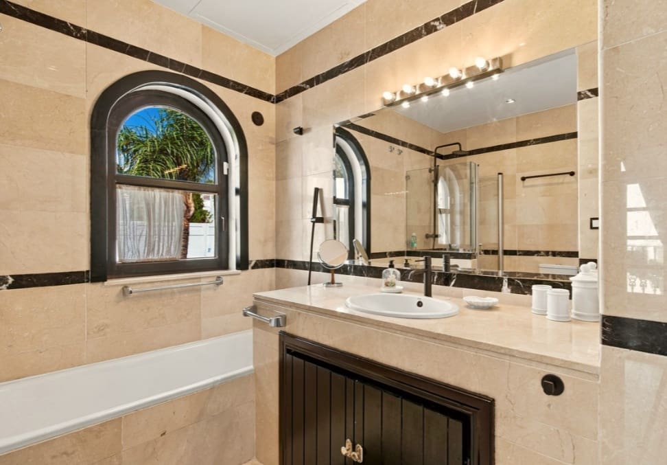 7 slaapkamer Villa te koop in Marbella met zwembad garage - € 4.950.000 (Ref: 10088950)