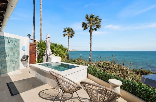 4 soverom Villa til salgs i Estepona med svømmebasseng garasje - € 1 695 000 (Ref: 10088951)