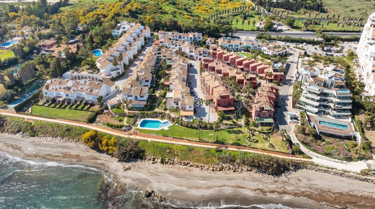 4 soverom Villa til salgs i Estepona med svømmebasseng garasje - € 1 695 000 (Ref: 10088951)