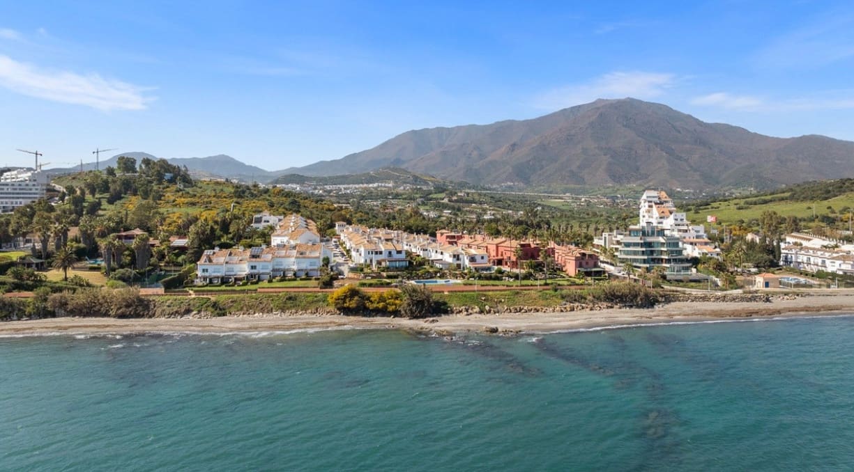 4 soverom Villa til salgs i Estepona med svømmebasseng garasje - € 1 695 000 (Ref: 10088951)