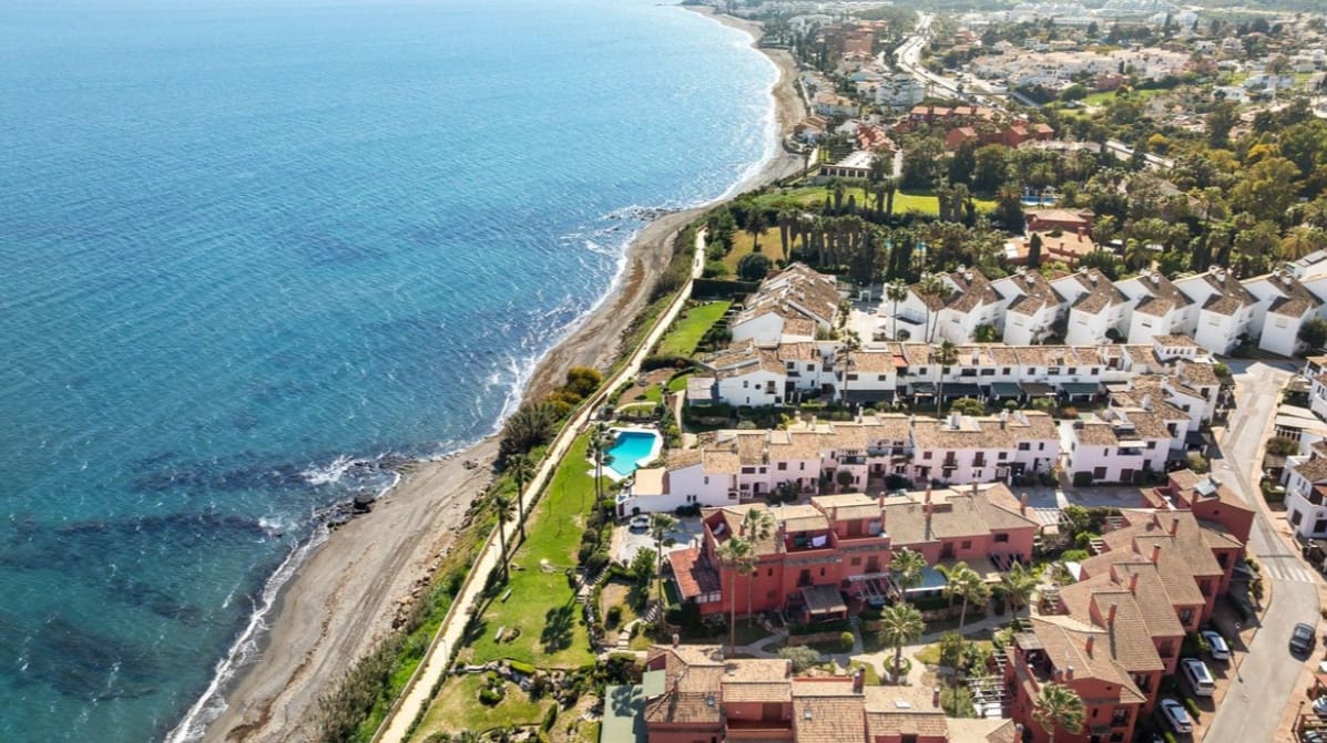 4 soverom Villa til salgs i Estepona med svømmebasseng garasje - € 1 695 000 (Ref: 10088951)