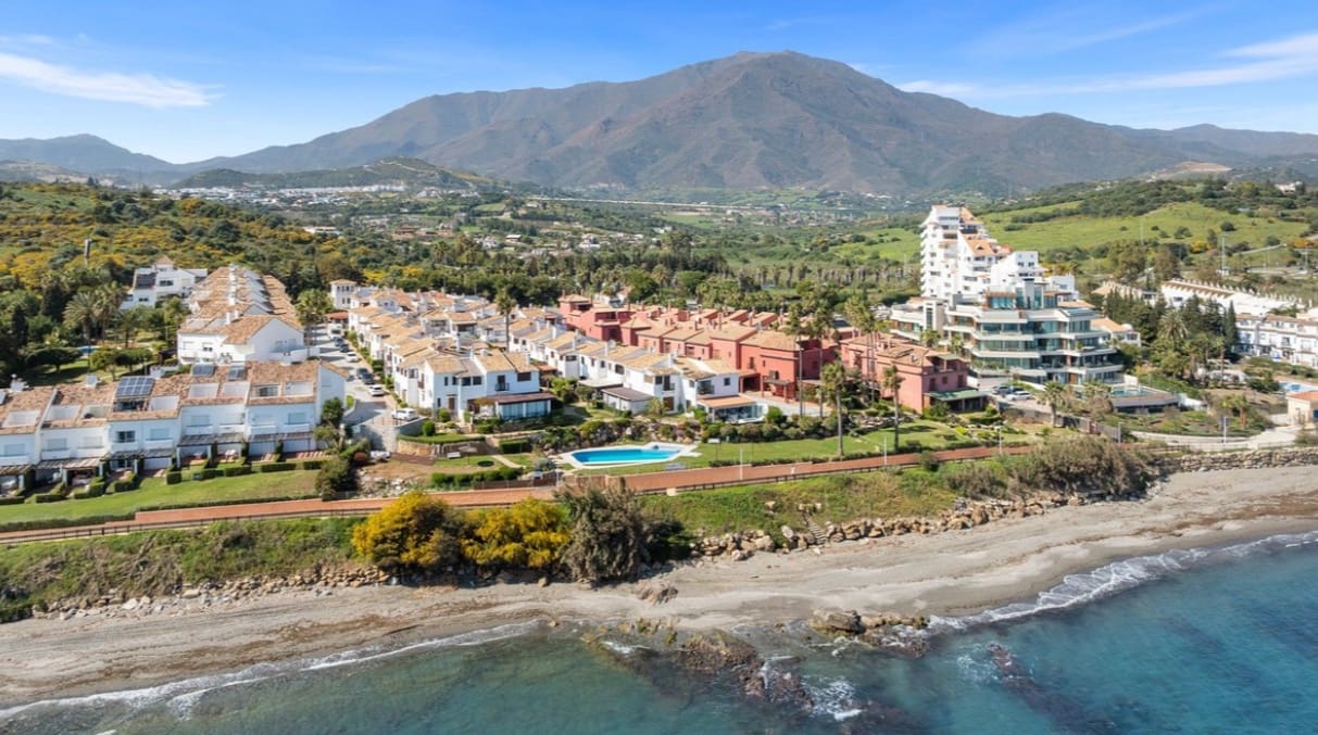 4 soverom Villa til salgs i Estepona med svømmebasseng garasje - € 1 695 000 (Ref: 10088951)