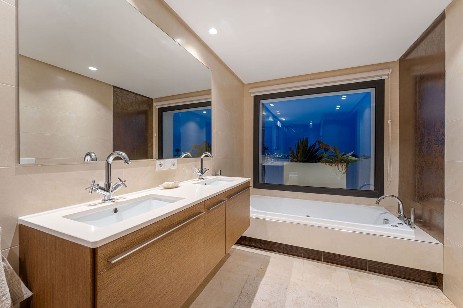 5 quarto Moradia para venda em Marbella com piscina garagem - 2 595 000 € (Ref: 10115495)