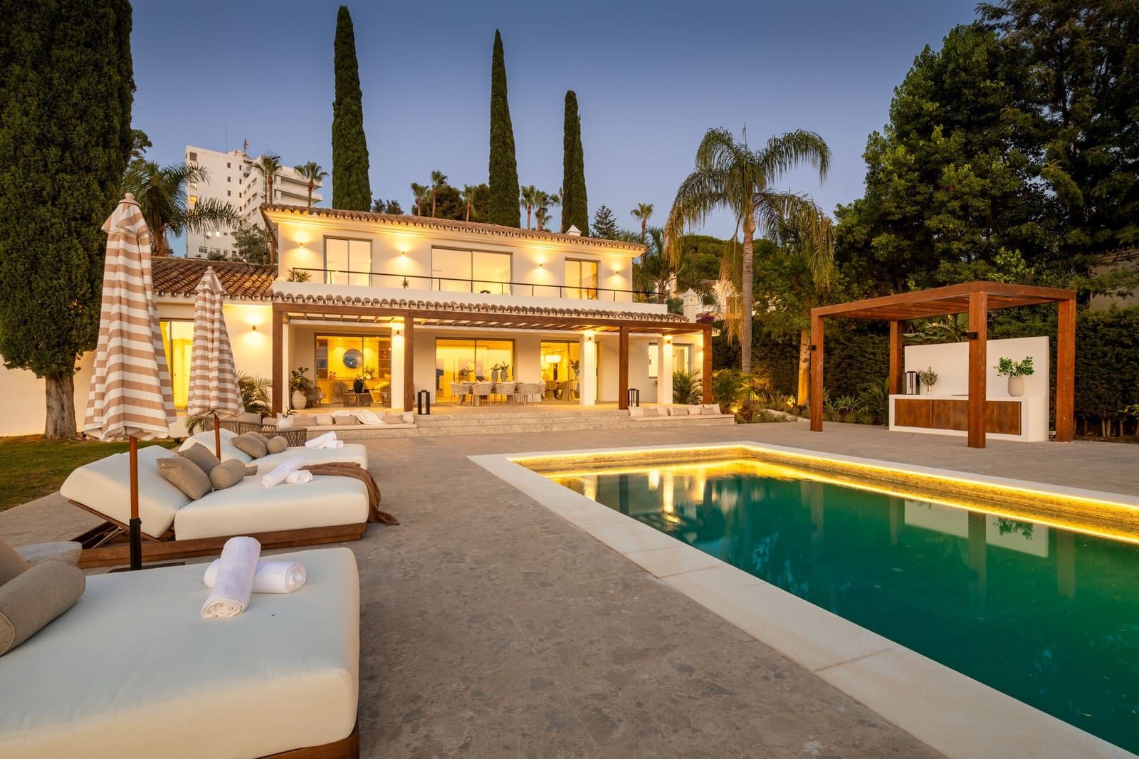 5 Zimmer Villa zu verkaufen in Marbella mit Pool Garage - 3.595.000 € (Ref: 10115497)