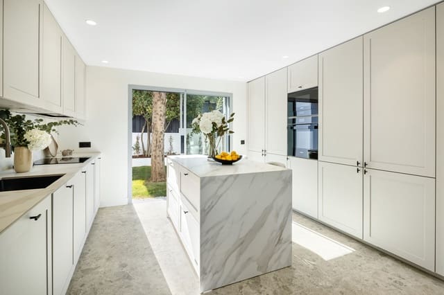 5 Zimmer Villa zu verkaufen in Marbella mit Pool Garage - 3.595.000 € (Ref: 10115497)