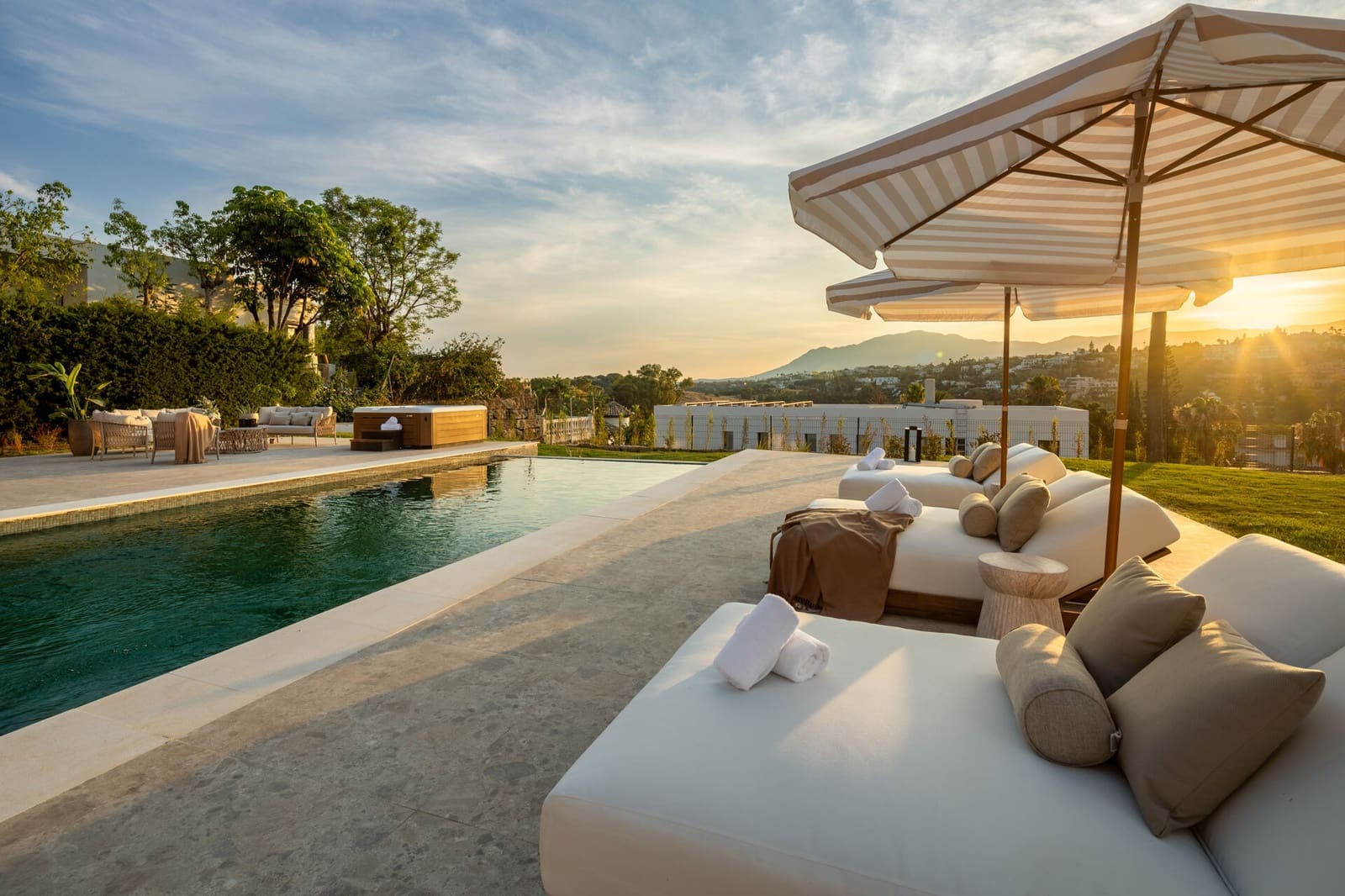 5 Zimmer Villa zu verkaufen in Marbella mit Pool Garage - 3.595.000 € (Ref: 10115497)