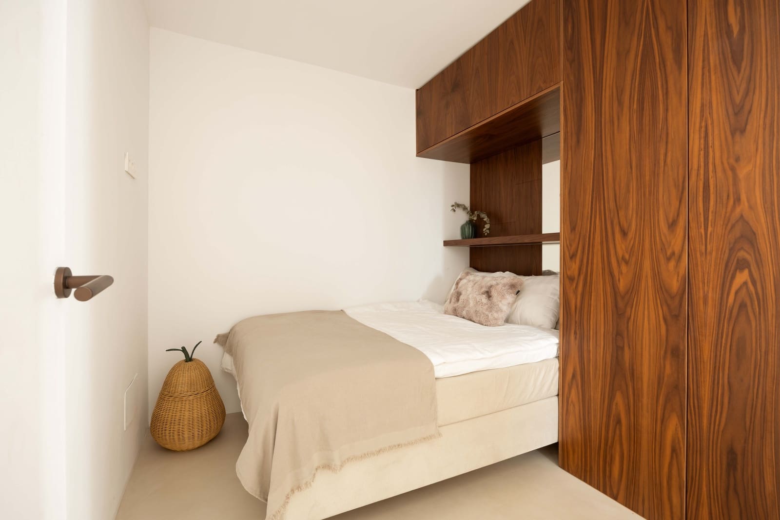 3 sypialnia Apartament na sprzedaż w Marbella z basenem garażem - 1 500 000 € (Ref: 10115500)