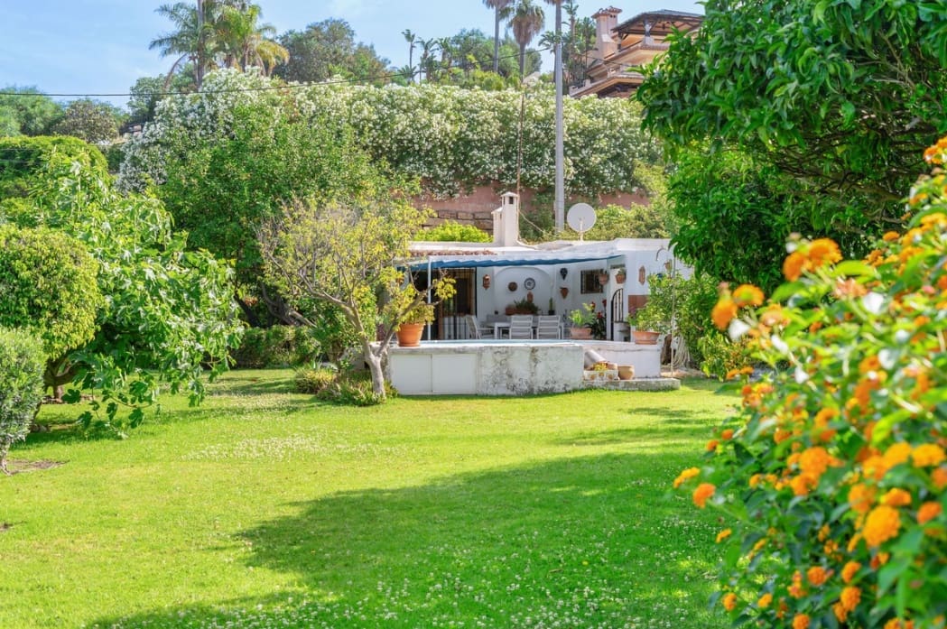 2 sovrum Villa till salu i Estepona med pool garage - 550 000 € (Ref: 10118909)