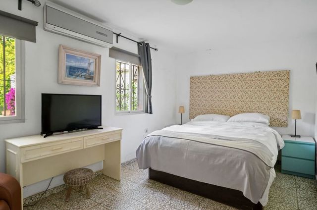 2 sovrum Villa till salu i Estepona med pool garage - 550 000 € (Ref: 10118909)