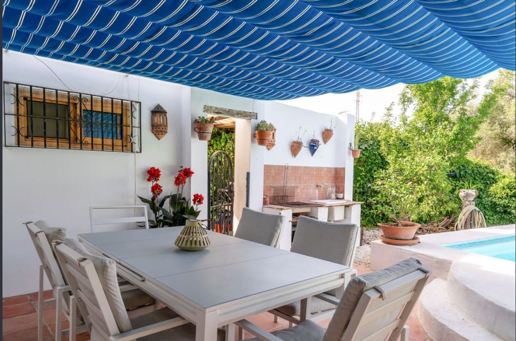 2 sovrum Villa till salu i Estepona med pool garage - 550 000 € (Ref: 10118909)