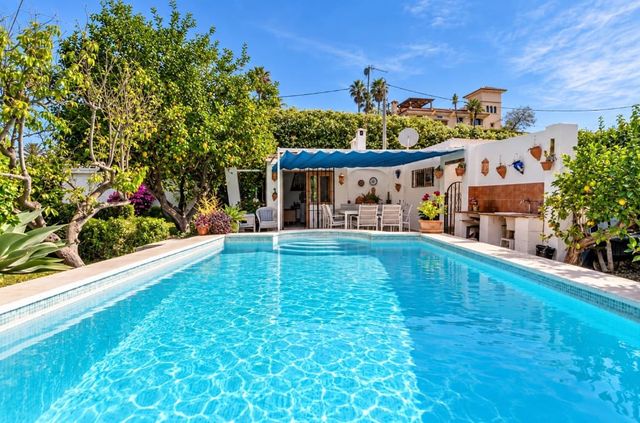2 sovrum Villa till salu i Estepona med pool garage - 550 000 € (Ref: 10118909)