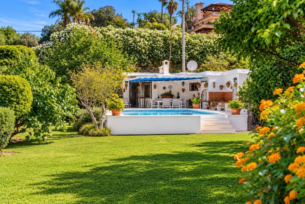 2 sovrum Villa till salu i Estepona med pool garage - 550 000 € (Ref: 10118909)