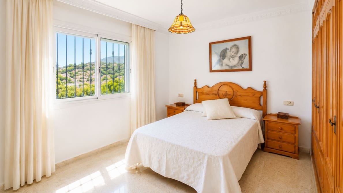 3 quarto Moradia para venda em Estepona com piscina garagem - 995 000 € (Ref: 10118910)