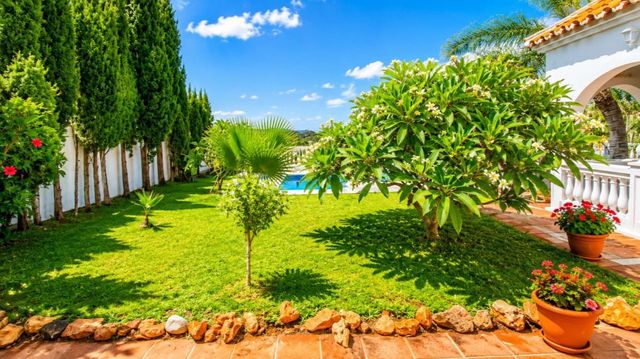 3 quarto Moradia para venda em Estepona com piscina garagem - 995 000 € (Ref: 10118910)