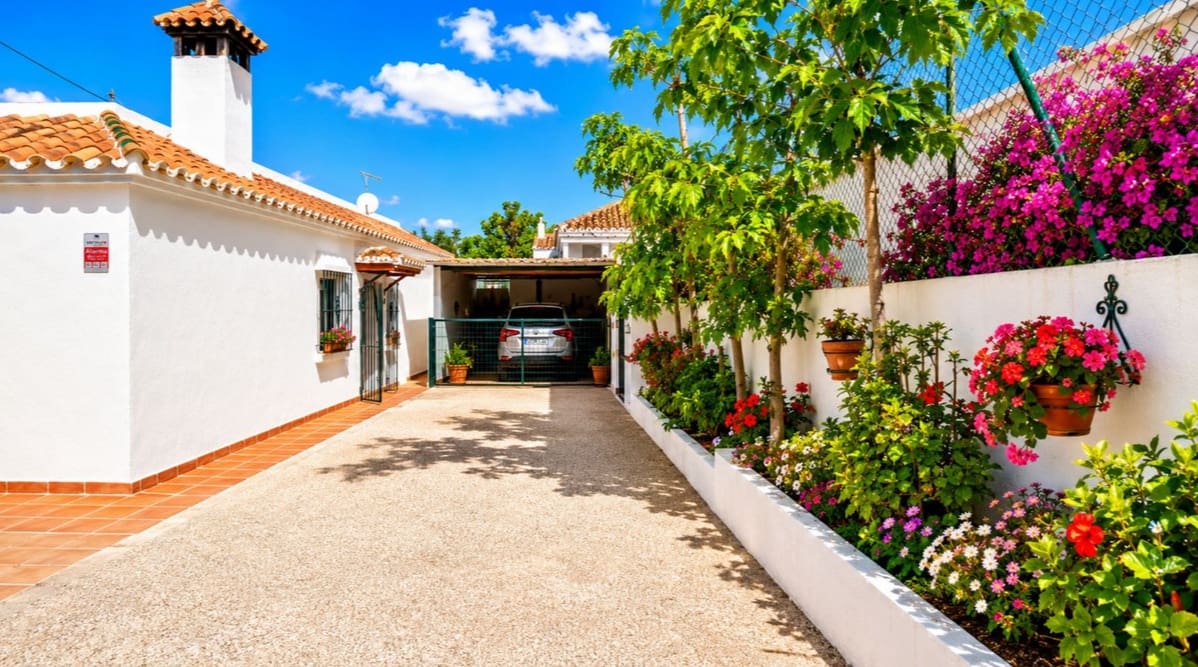 3 quarto Moradia para venda em Estepona com piscina garagem - 995 000 € (Ref: 10118910)