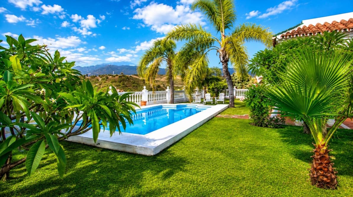 3 quarto Moradia para venda em Estepona com piscina garagem - 995 000 € (Ref: 10118910)