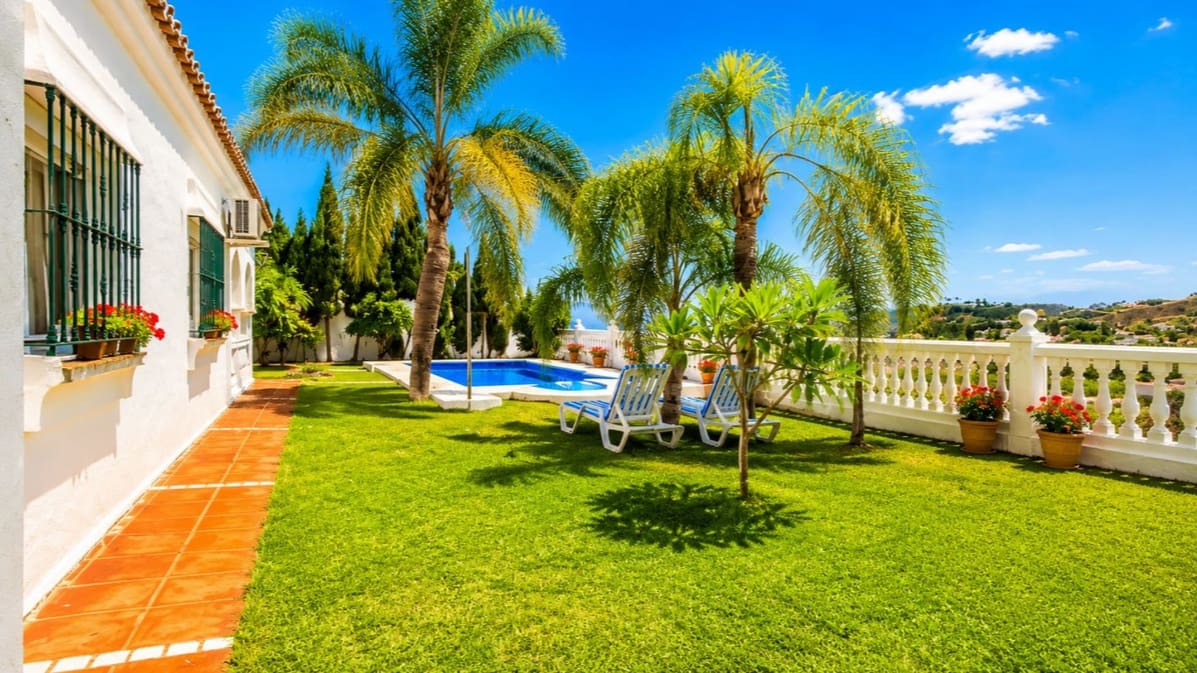 3 quarto Moradia para venda em Estepona com piscina garagem - 995 000 € (Ref: 10118910)