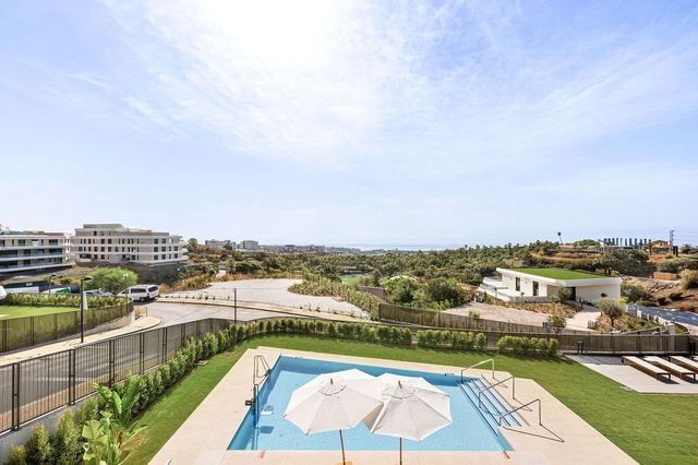 2 slaapkamer Appartement te koop in Estepona met zwembad garage - € 1.175.000 (Ref: 10118911)