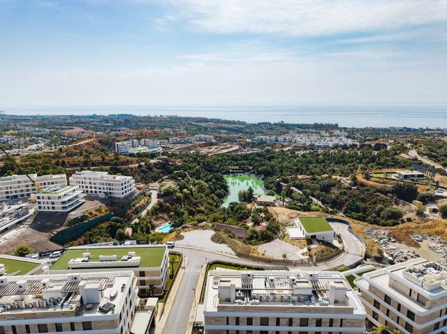 2 slaapkamer Appartement te koop in Estepona met zwembad garage - € 1.175.000 (Ref: 10118911)