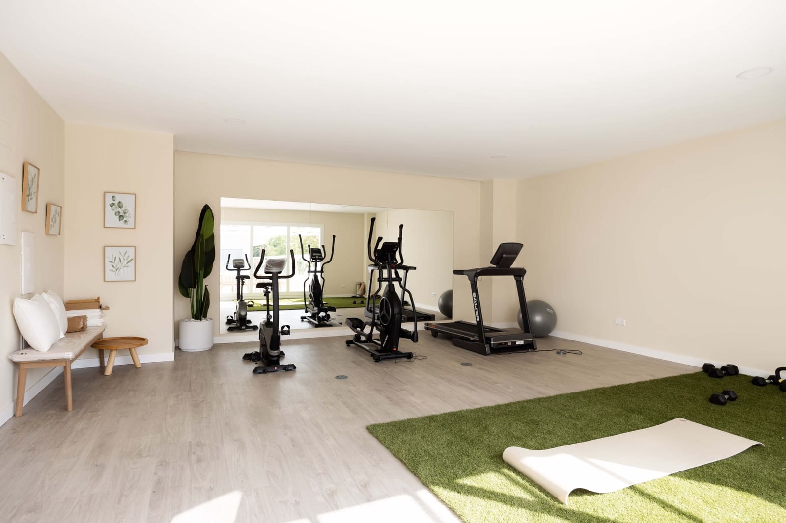 4 Zimmer Penthouse zu verkaufen in Nueva Andalucia mit Pool Garage - 995.000 € (Ref: 10133159)