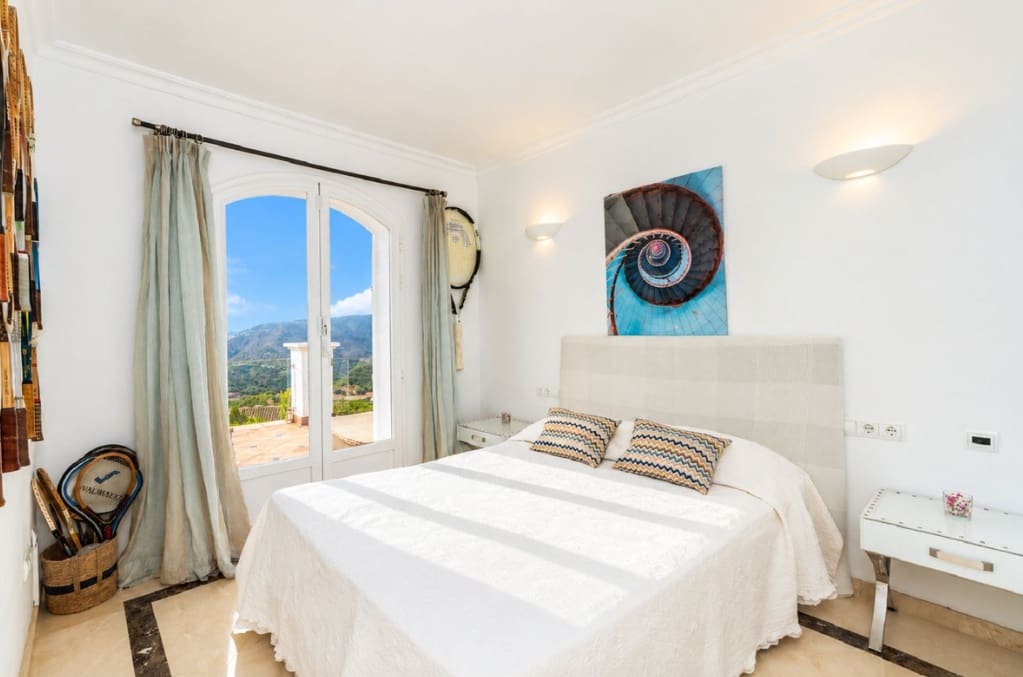 4 quarto Moradia para venda em Marbella com piscina garagem - 2 200 000 € (Ref: 10133163)