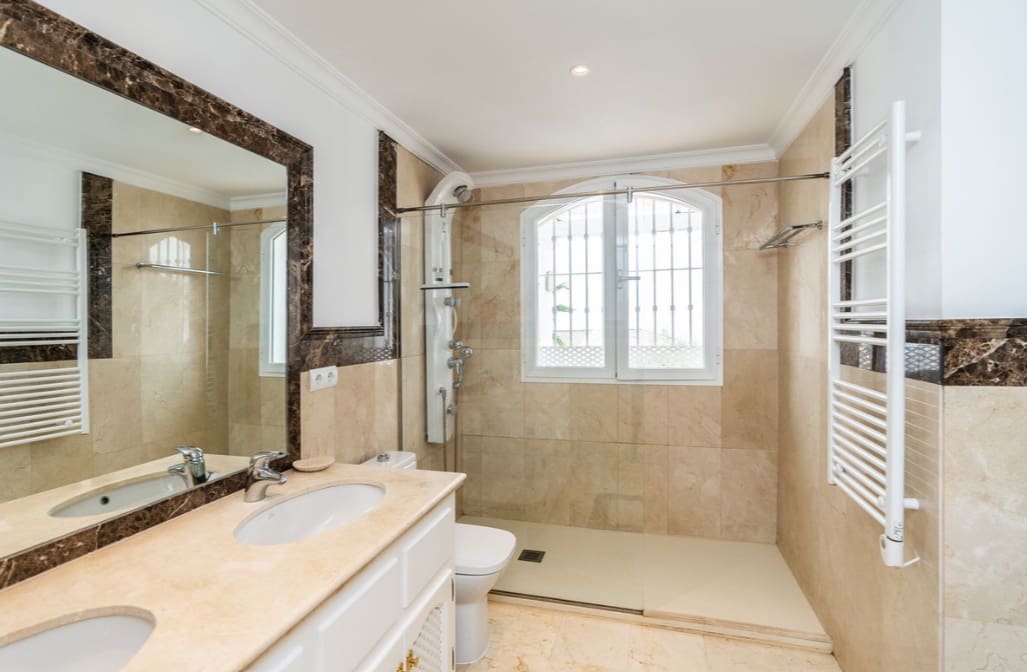 4 quarto Moradia para venda em Marbella com piscina garagem - 2 200 000 € (Ref: 10133163)