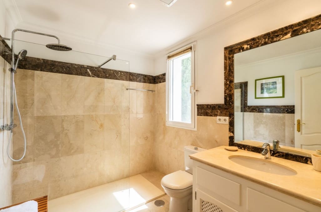 4 quarto Moradia para venda em Marbella com piscina garagem - 2 200 000 € (Ref: 10133163)