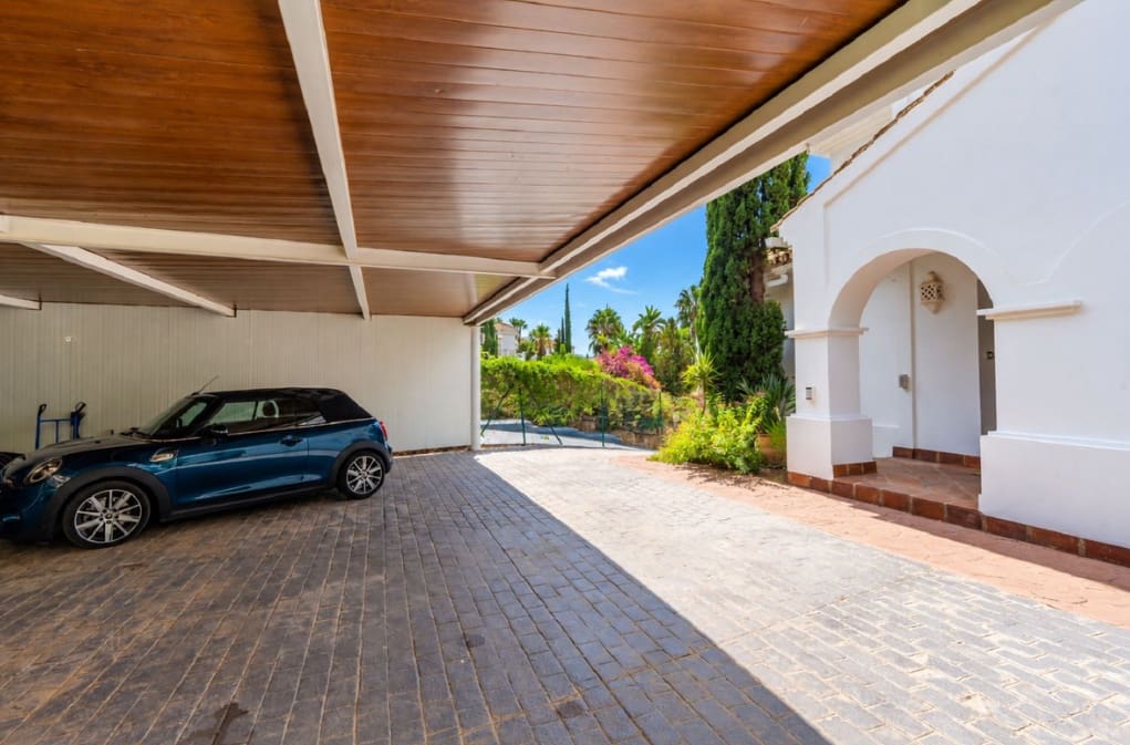 4 quarto Moradia para venda em Marbella com piscina garagem - 2 200 000 € (Ref: 10133163)
