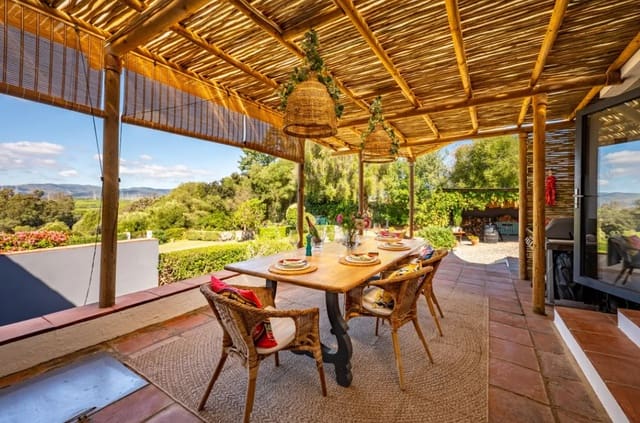 4 Zimmer Villa zu verkaufen in San Roque mit Pool Garage - 1.595.000 € (Ref: 10133164)
