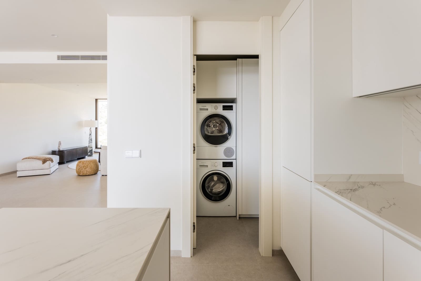 4 sypialnia Apartament na sprzedaż w Benahavis z basenem garażem - 1 730 000 € (Ref: 10139321)